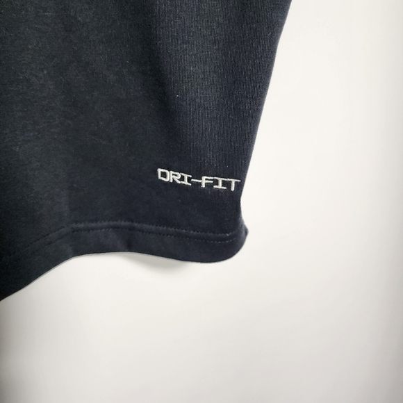 New! Nike Standard Issue Fly Cutoff Crew Crop Top Fashion | Women's Size: Large - Picture 7 of 7